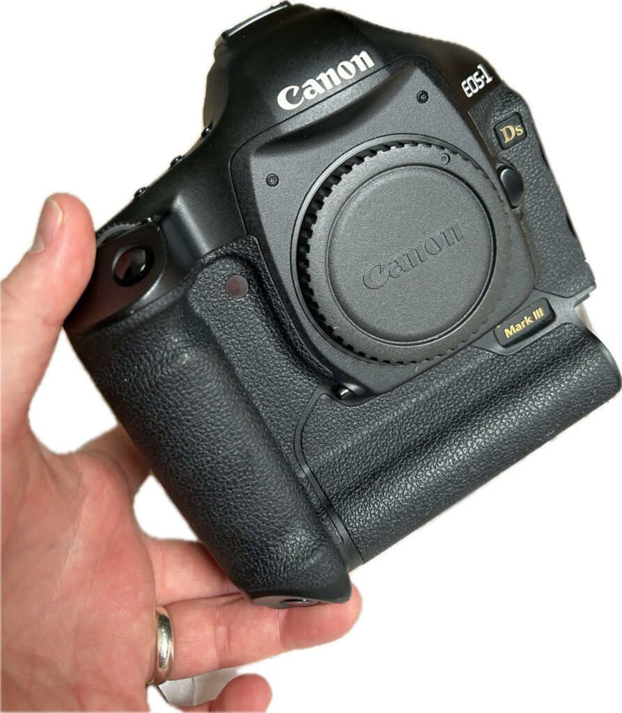 Canon EOS-1Ds Mark III in 2023 - lukemelvin.com Canon EOS-1Ds Mark III in 2023 - lukemelvin.com